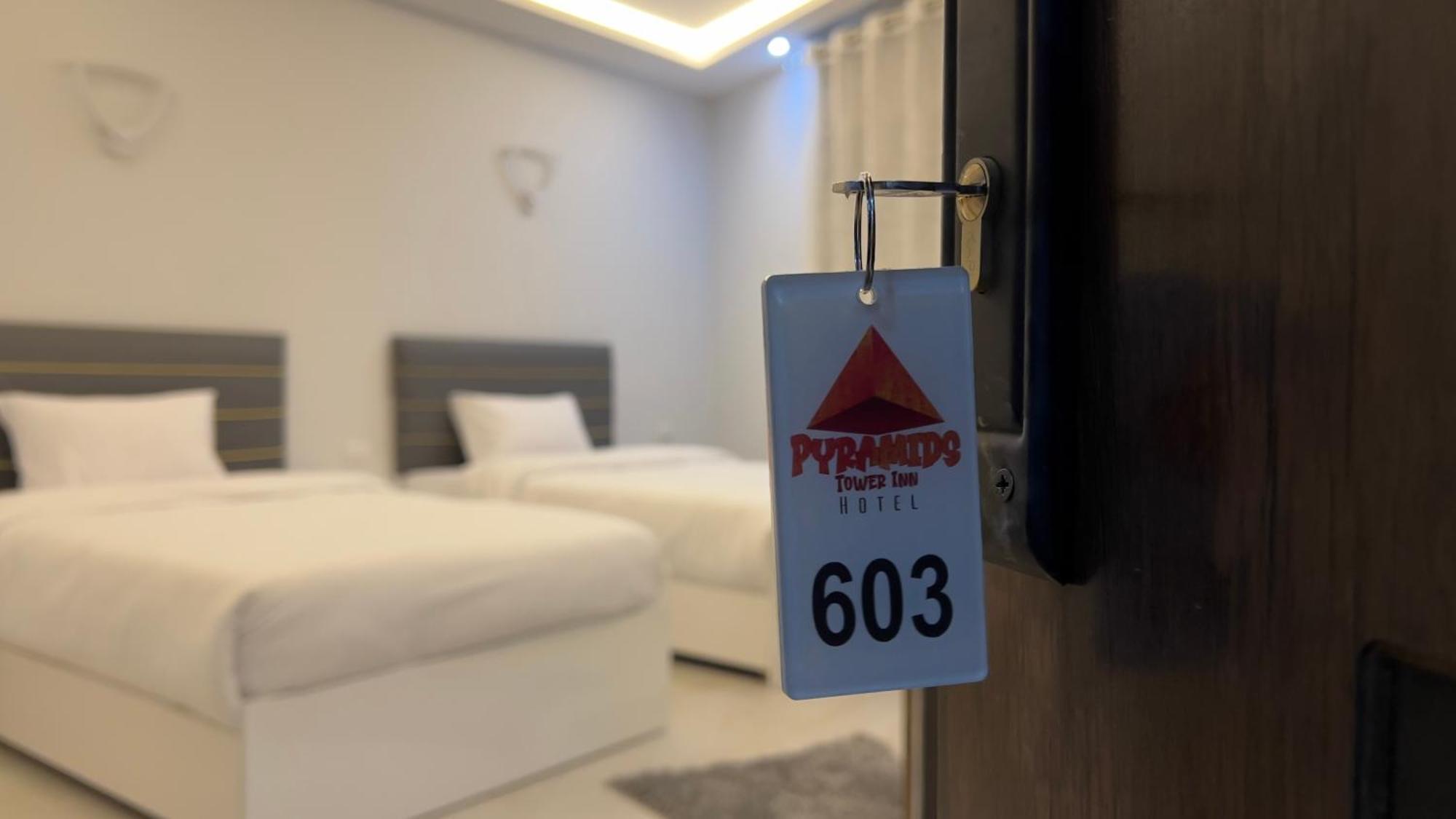 Pyramids Tower View Inn Nazlat as Sammān Exteriér fotografie